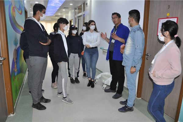  KALAR STUDENTS VISIT HIWA HOSPITAL 